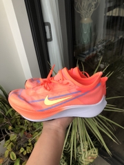 Nike Zoom Fly 3 cam box
