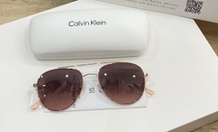 Kính Calvin Klein mắt hồng