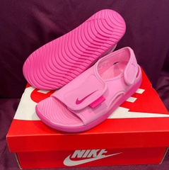 sandal nike hồng