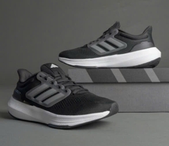 Giày chạy bộ nam adidas Ultrabounce