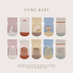 Tất chống trượt Nemo Baby cho bé