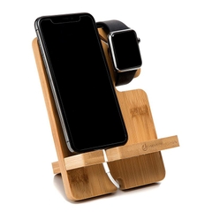 Kệ điện thoại gỗ đặt bàn vô cùng tiện lợi chất liệu gỗ tự nhiên vô cùng bền bỉ