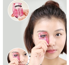 Uốn Mi Cong Thân Nhựa KAI Nhật Bản