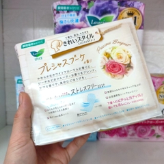 Băng vệ sinh Laurier hàng ngày 72 miếng Nhật Bản siêu mỏng, thấm hút nhanh chóng, mặt bông êm ái