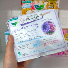 Băng vệ sinh Laurier hàng ngày 72 miếng Nhật Bản siêu mỏng, thấm hút nhanh chóng, mặt bông êm ái