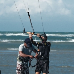 Cho Thuê Bộ Lướt Ván Diều - Kitesurfing Rental