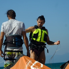 Cho Thuê Bộ Lướt Ván Diều - Kitesurfing Rental