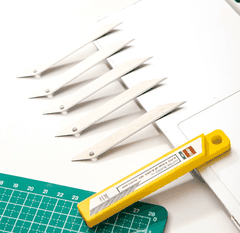 Lưỡi dao Deli 2015 30 độ