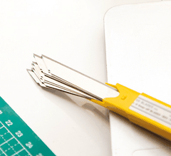 Lưỡi dao Deli 2015 30 độ