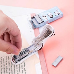 Bấm kim 10 Deli 0453-LA