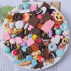 Charm Slime Mô hình bánh ngọt nhiều màu set 05 cái HPMCharm