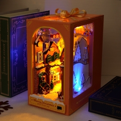 Mô hình 3D Book Nook Mẫu Hẻm Sakura,Noel Tự Làm bằng gỗ. Trang Trí Kệ sách, quà tặng sinh nhật Book Nook DIY TC25