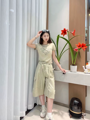 Set 2 món: Áo thun in chữ + Quần lửng ống rộng B336