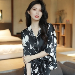 Đồ ngủ Pijama lụa băng  tay lỡ hàng hiệu họa tiết hoa hồng trắng đen DN423240