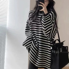 Áo len dệt kim dáng dài sọc trắng đen xu hướng thu đông D354240