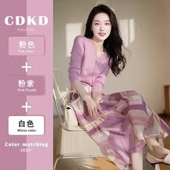 Set đầm áo hồng và chân váy voan họa tiết loang phong cách Hàn Quốc D446240