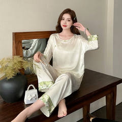 Bộ Pyjama Lụa Băng Phối Ren Tay Dài – Phong Cách Tân Cổ Điển