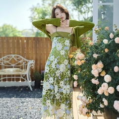 Váy ren hở lưng màu xanh lá & cardigan mỏng Set đồ nữ phong cách Pháp vừa ngọt ngào vừa cá tính D140250