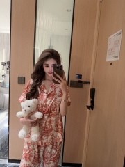 Đồ ngủ Pijama lụa xước hàng hiệu cộc tay Họa tiết sơn dầu đỏ DN406240