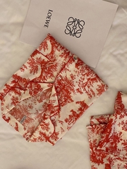 Đồ ngủ Pijama lụa xước hàng hiệu cộc tay Họa tiết sơn dầu đỏ DN406240