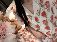 Đồ ngủ Pijama lụa xước hàng hiệu cộc tay họa tiết Hoa Hồng DN400240