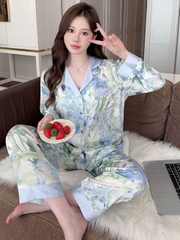 Đồ ngủ lụa họa tiết hoa biếc, mềm mại, tinh tế, mang đến cảm giác thoải mái và sang trọng DN133250