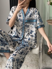 : Đồ ngủ Pijama lụa cao cấp 3 món họa tiết xanh hoàng gia sang trọng DN418240