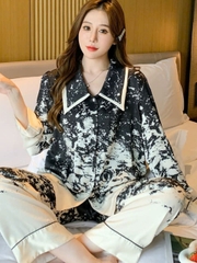 Bộ đồ ngủ nữ áo len cardigan dài tay bằng lụa băng, in họa tiết mực đen thanh lịch DN146250
