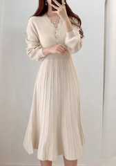 Đầm len dài tay cổ tròn khoét vai kiểu Pháp Xiny D324230