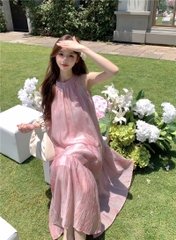 Đầm voan maxi cổ yếm hồng loang nhẹ nhàng tiểu thư đi chơi du lịch phong cách Hàn Quốc hiện đại xu hướng D102240