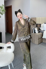 Đồ ngủ Pijama hàng hiệu form dài lụa cao cấp hottrent Rêu họa tiết gấu LV DN123240