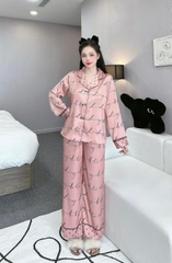 Đồ ngủ Pijama hàng hiệu form dài lụa cao cấp hottrent Hồng họa tiết chữ kí DN148240