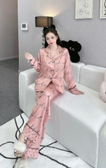 Đồ ngủ Pijama hàng hiệu form dài lụa cao cấp hottrent Hồng họa tiết chữ kí DN148240