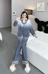 Đồ ngủ Pijama hàng hiệu form dài lụa cao cấp hottrent Loang xanh họa tiết ô vuông HM DN143240