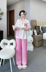 Đồ ngủ Pijama hàng hiệu form dài lụa cao cấp hottrent Hồng kẻ karo Gấu DN205240