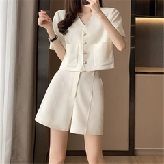 Set áo ngắn quần short trắng cao cấp phong cách hiện đại Hàn Quốc năng động xinh đẹp xu hường mới nhất D184240