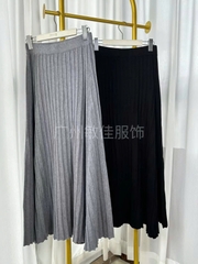 Chân váy len dệt kim xếp ly dáng dài khí chất rạng ngời phong cách hiện đại mẫu mới thu đông D664240