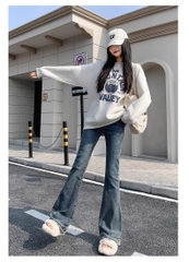 Quần jeans ống loe cạp cao màu xanh cổ điển, thiết kế mới, phong cách hot girl thời thượng QJ069250