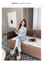 Đồ ngủ lụa họa tiết hoa biếc, mềm mại, tinh tế, mang đến cảm giác thoải mái và sang trọng DN133250