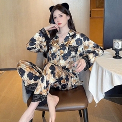 Bộ đồ ngủ lụa băng cao cấp, quần dài cổ V tay dài, thanh lịch, thoải mái DN136250