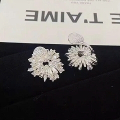 HOA TAI NGỌC TRAI MẶT TRỜI ZIRCON – TINH TẾ ĐẾN TỪNG CHI TIẾT TS124250