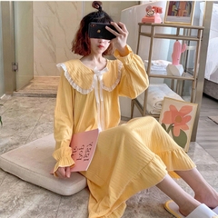 👑 Bộ đồ ngủ nữ tay dài phong cách tiên nữ Hàn Quốc – cổ búp bê, dáng dài qua gối, siêu dễ thương DN173250
