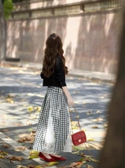 Bộ trang phục phong cách Hàn Quốc 2025 Áo khoác cardigan váy kẻ caro phối ren hai dây D185250