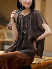 Áo sơ mi nữ tay ngắn cổ tròn họa tiết độc đáo – Mùa hè 2025 D228250