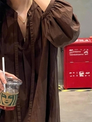 Áo sơ mi nâu nữ xuân thu 2025 dáng rộng thoải mái D237250