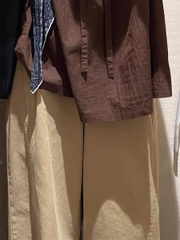 Áo sơ mi nâu nữ xuân thu 2025 dáng rộng thoải mái D237250