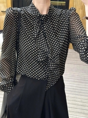 Áo sơ mi nữ chấm bi ruy băng phong cách Pháp – Item hot đầu thu 2025 D241250