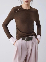 Áo thun nữ dáng suông phối màu tương phản – Thu Đông 2025 D255250