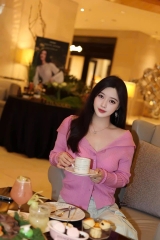 Áo len dệt kim nữ màu hồng – Thu Đông D258250