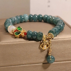 Vòng tay pha lê hạt ngọc bích xanh – Charm bướm sang trọng TS142250